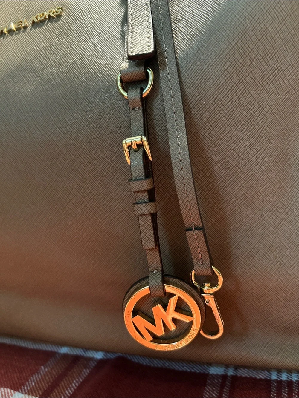 Michael Kors Quinn Shoulder Bag in Taupe with Gold Hardware